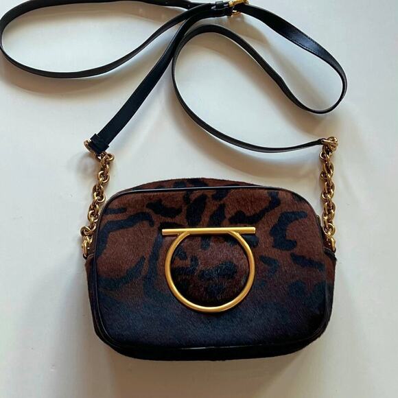 RARE Ferragamo Calf Hair Leather Gold Chain Camera Crossbody Bag - Picture 4 of 13